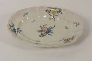 Piatto ovale. Romagna, Faenza, seconda met del XVIII secolo  - Auction Ceramics | Cambi Time - Digital Auctions