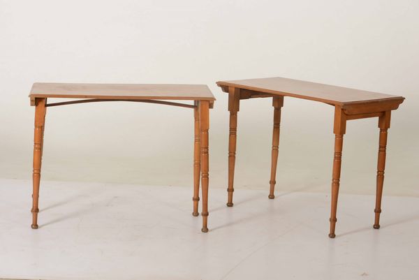 Coppia di tavolini pieghevoli, XX secolo  - Auction Antiques | Cambi Time - Digital Auctions