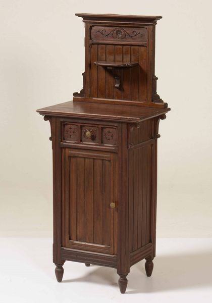 Comodino Liberty in legno intagliato  - Auction Antiques | Cambi Time - Digital Auctions