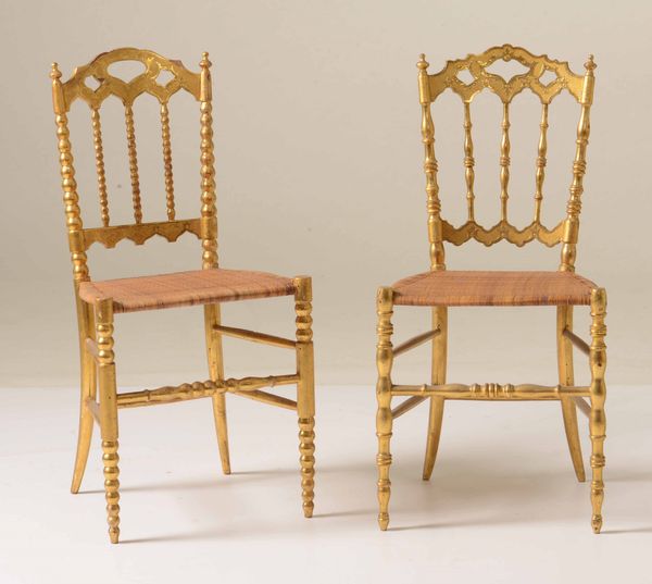 Due sedie stile chiavarine in legno dorato  - Auction Antiques | Cambi Time - Digital Auctions