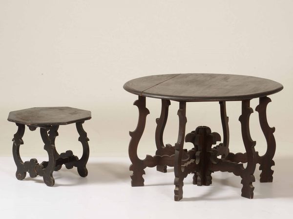 Due tavolini da salotto in legno diversi  - Auction Antiques | Cambi Time - Digital Auctions