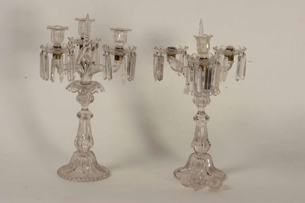 Coppia di candelabri a tre luci in vetro, XX secolo  - Auction Antiques | Cambi Time - Digital Auctions