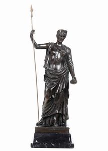 Figura di Dea in bronzo patinato. Fonditore francese del XX secolo  - Auction Antiques | Cambi Time - Digital Auctions