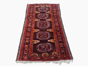 Due tappeti caucasici di vecchia manifattura  - Asta Stile toscano: curiosit da una residenza di campagna - Digital Auctions