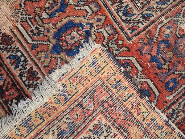 Grande tappeto caucasico di vecchia manifattura  - Asta Arredi e Dipinti dall'antica Fattoria Franceschini, in parte provenienti da Villa I Pitti - Digital Auctions