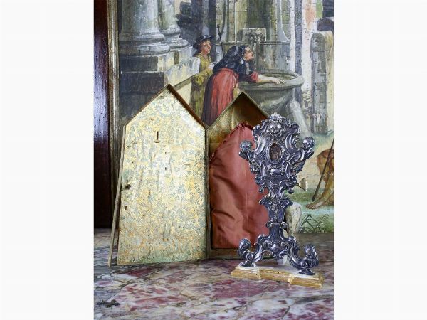 Wood and silver reliquary  - Auction Furniture and Paintings from the Ancient Fattoria Franceschini, partly from Villa I Pitti - Digital Auctions
