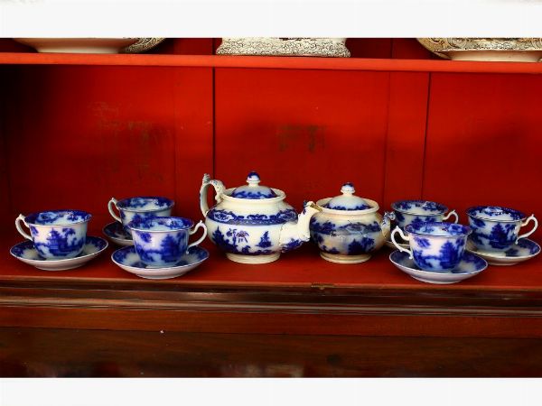 English earthenware tea set  - Auction Furniture and Paintings from the Ancient Fattoria Franceschini, partly from Villa I Pitti - Digital Auctions