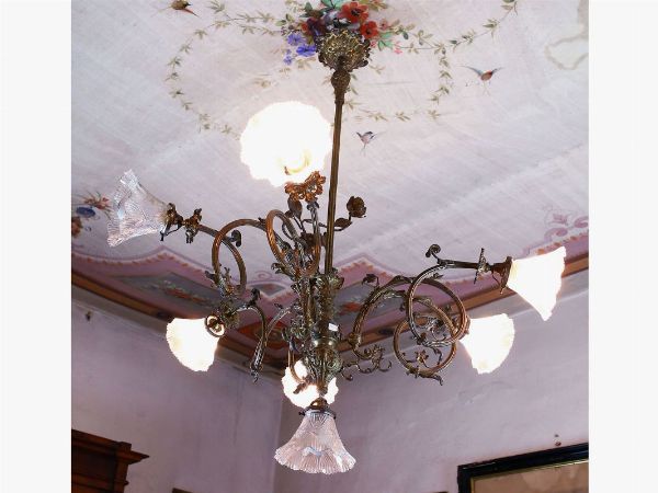Gilted metal chandelier  - Auction Furniture and Paintings from the Ancient Fattoria Franceschini, partly from Villa I Pitti - Digital Auctions
