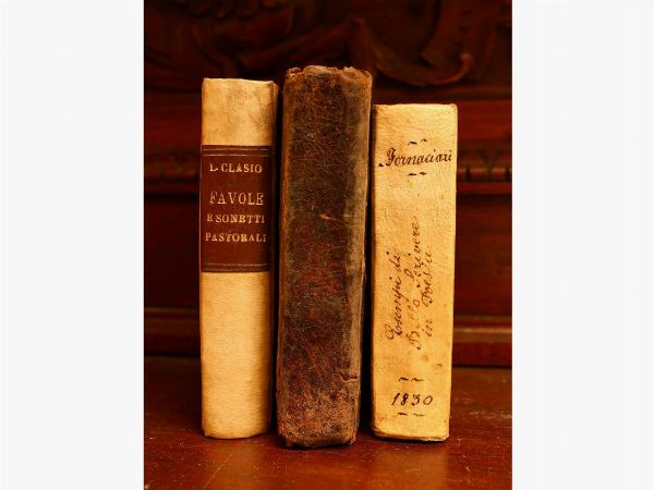 Tre libri d'epoca  - Asta Arredi e Dipinti dall'antica Fattoria Franceschini, in parte provenienti da Villa I Pitti - Digital Auctions